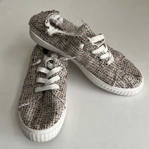 Tommy Bahamas Brown and Beige Faux Fur Lined Slip on Sneakers